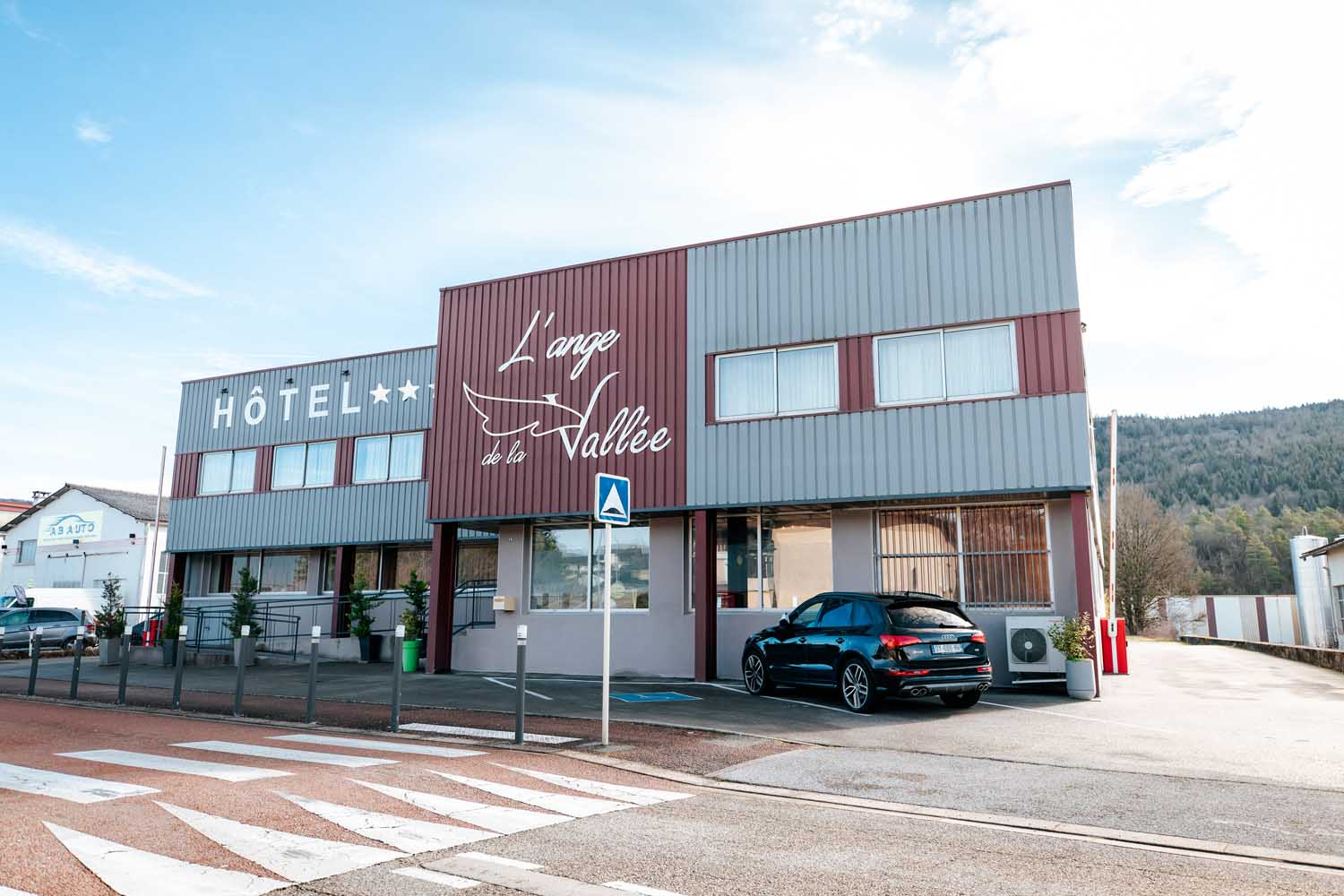 Contact et réservation - Hotel l'Ange de la Vallée